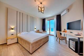 Отель Sunset hotel & beach Добра-Вода Двухместный номер с 1 кроватью и балконом, вид на море-4