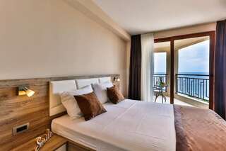 Отель Sunset hotel & beach Добра-Вода Двухместный номер с 1 кроватью и балконом, вид на море-9