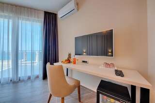Отель Sunset hotel & beach Добра-Вода Двухместный номер с 1 кроватью и балконом, вид на море-15