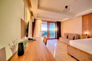 Отель Sunset hotel & beach Добра-Вода Семейный номер Делюкс-2