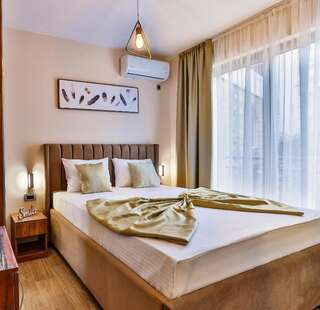 Отель Sunset hotel & beach Добра-Вода Двухместный номер с 1 кроватью и видом на горы-1
